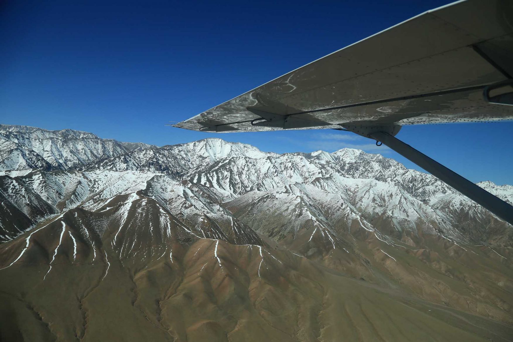mongolia-aeroplane-mountains