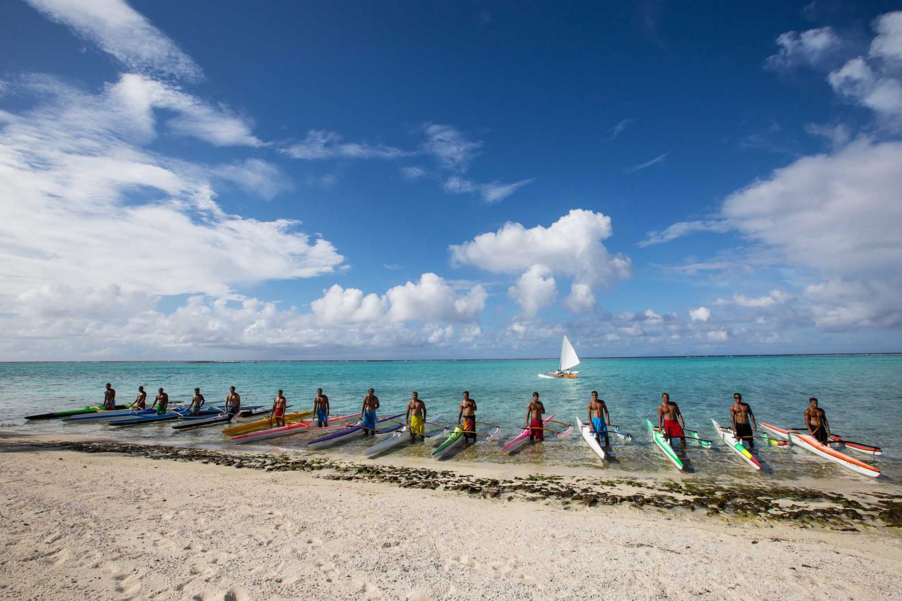 the-brando-boats-australasia-honeymoon-polynesia-boatmen