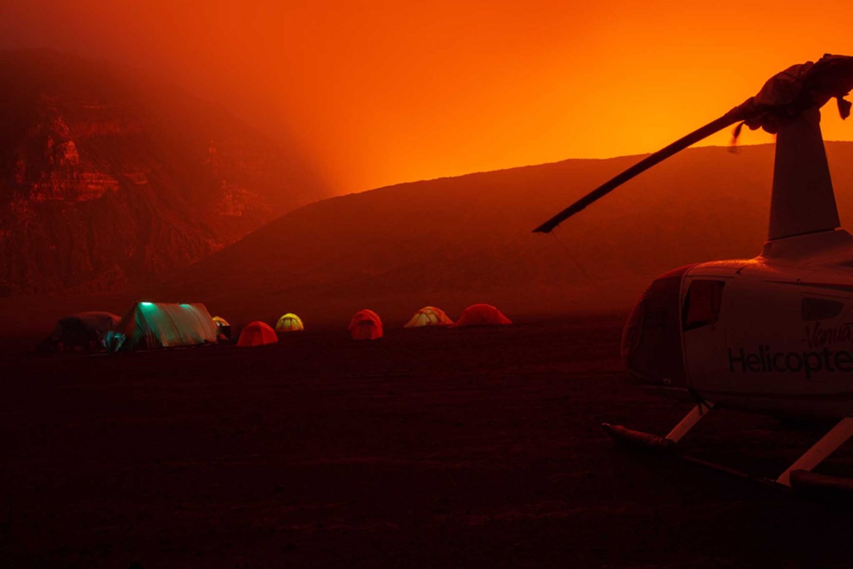 vanuatu-volcano-expedition-camp-helicopter