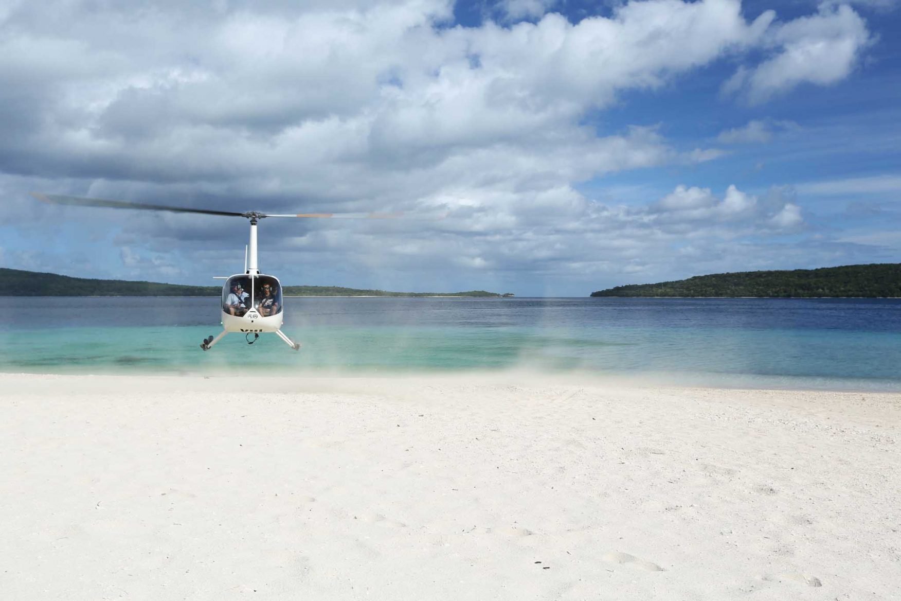 vanuatu-volcano-expedition-whitesand-helicopter